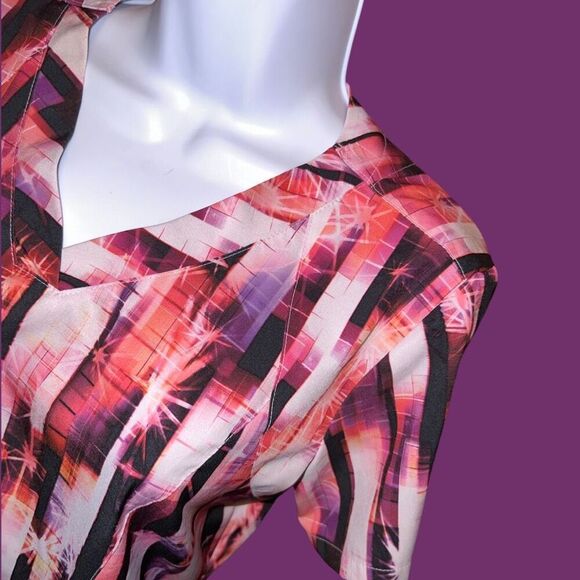 BARCO One 4PKT Printed V-Neck Princess Top Size Small - Picture 1 of 6